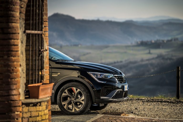 Renault Arkana 2021: immagini ufficiali