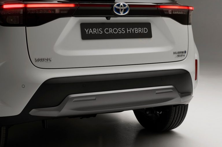 Toyota Yaris Cross Adventure e Yaris Cross Premiere Edition 2021: immagini ufficiali