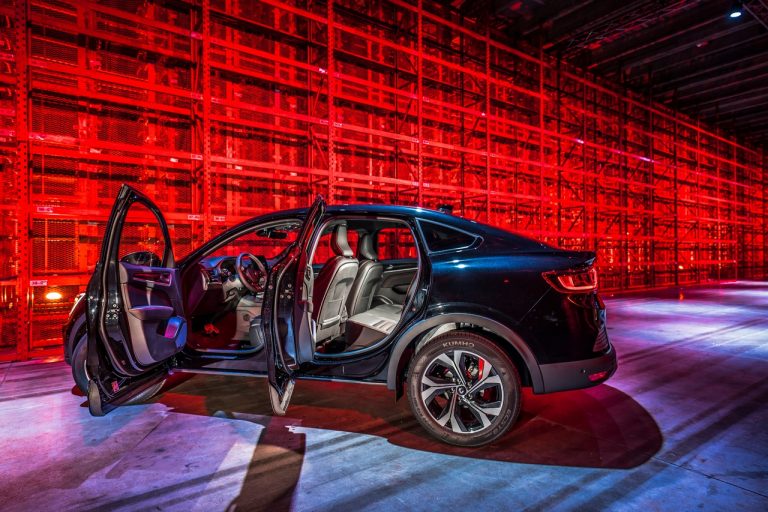 Renault Arkana 2021: immagini ufficiali