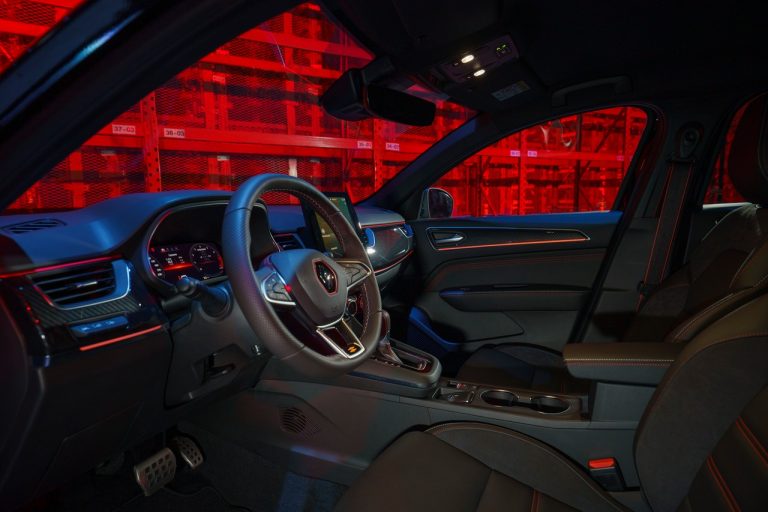 Renault Arkana 2021: immagini ufficiali