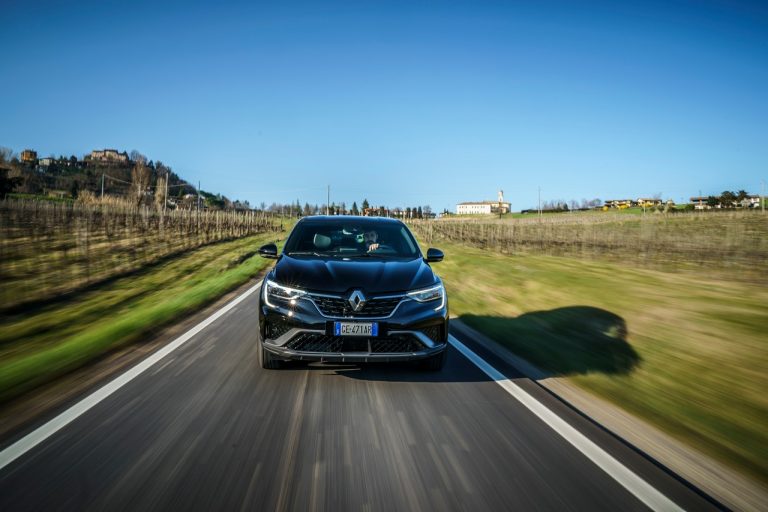 Renault Arkana 2021: immagini ufficiali