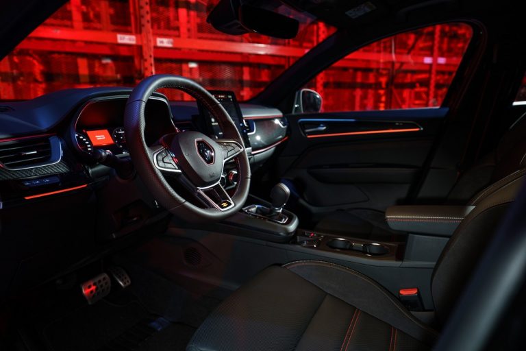 Renault Arkana 2021: immagini ufficiali