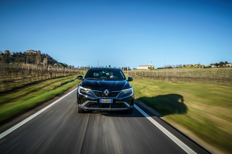 Renault Arkana 2021: immagini ufficiali
