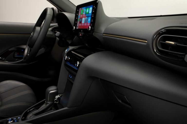 Toyota Yaris Cross Adventure e Yaris Cross Premiere Edition 2021: immagini ufficiali