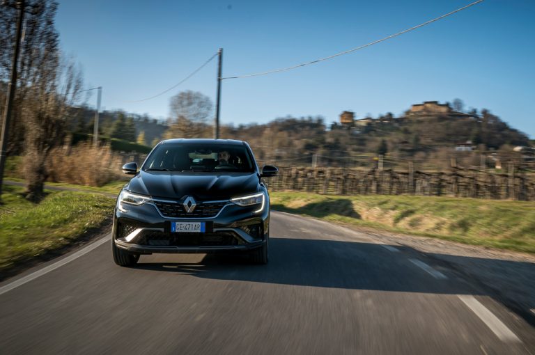 Renault Arkana 2021: immagini ufficiali