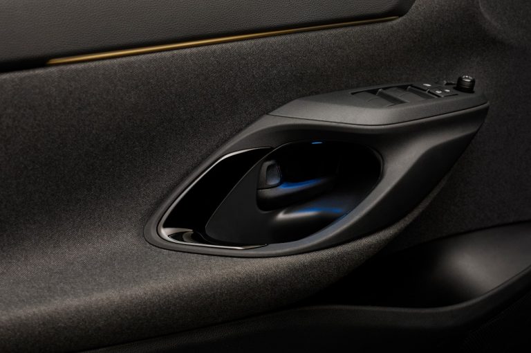 Toyota Yaris Cross Adventure e Yaris Cross Premiere Edition 2021: immagini ufficiali