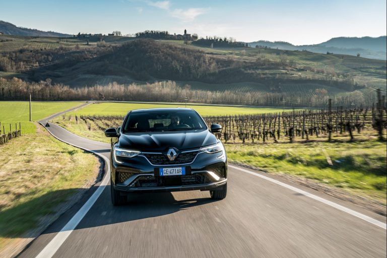 Renault Arkana 2021: immagini ufficiali