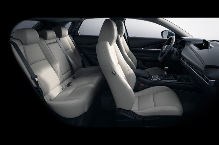 Mazda CX-30 2021: immagini ufficiali
