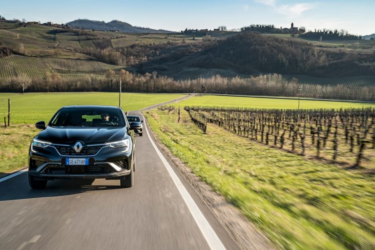 Renault Arkana 2021: immagini ufficiali