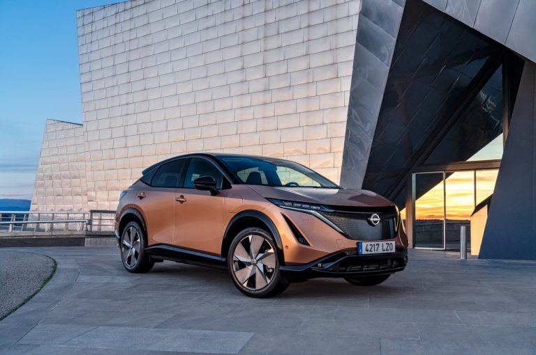 Nissan Ariya, la nuova gamma di tinte carrozzeria: immagini ufficiali