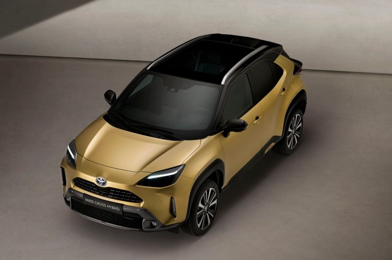 Toyota Yaris Cross Adventure e Yaris Cross Premiere Edition 2021: immagini ufficiali