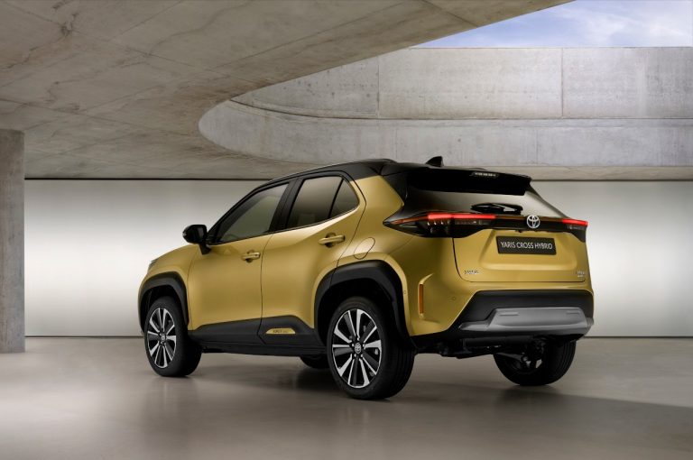 Toyota Yaris Cross Adventure e Yaris Cross Premiere Edition 2021: immagini ufficiali
