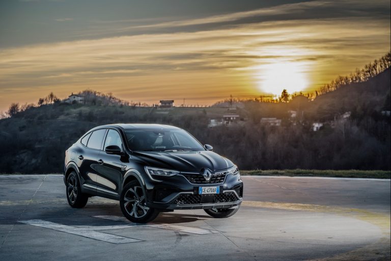 Renault Arkana 2021: immagini ufficiali
