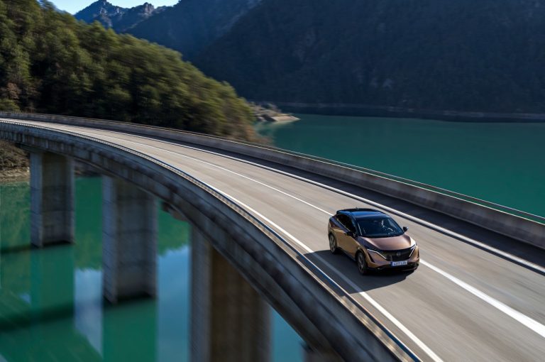 Nissan Ariya, la nuova gamma di tinte carrozzeria: immagini ufficiali