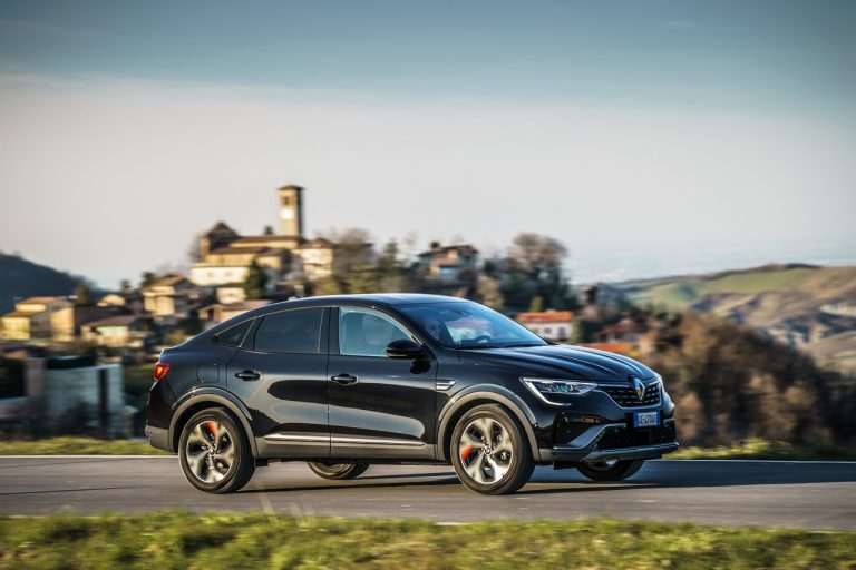 Renault Arkana 2021: immagini ufficiali
