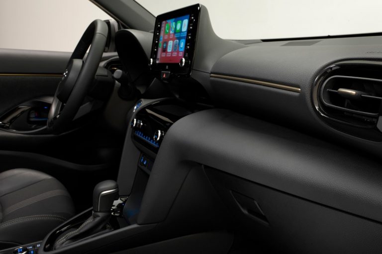 Toyota Yaris Cross Adventure e Yaris Cross Premiere Edition 2021: immagini ufficiali