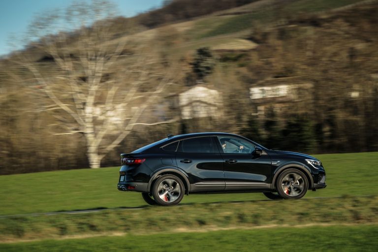 Renault Arkana 2021: immagini ufficiali