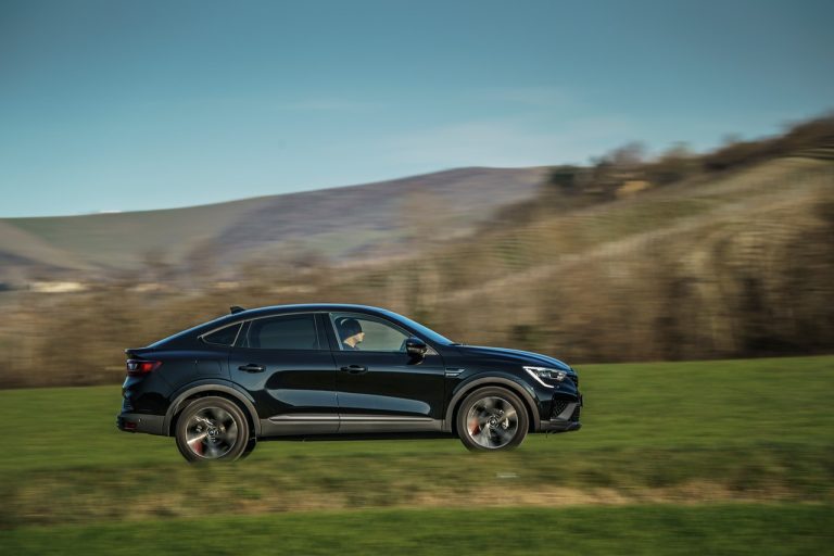 Renault Arkana 2021: immagini ufficiali