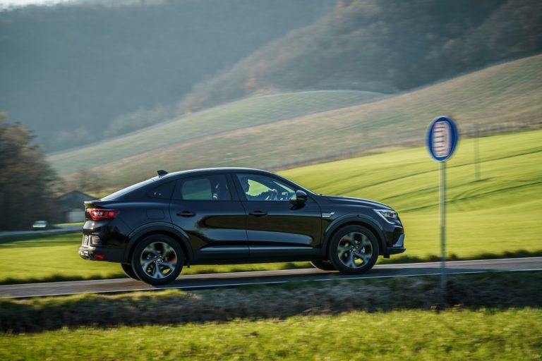 Renault Arkana 2021: immagini ufficiali