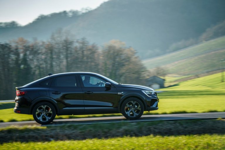 Renault Arkana 2021: immagini ufficiali