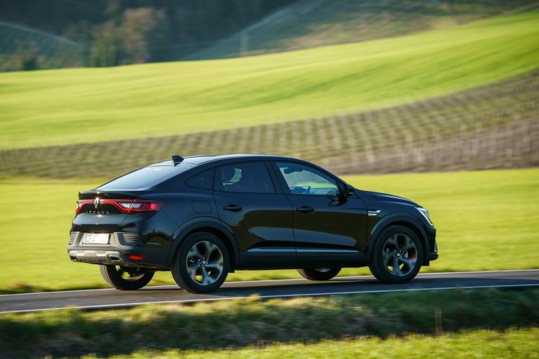 Renault Arkana 2021: immagini ufficiali