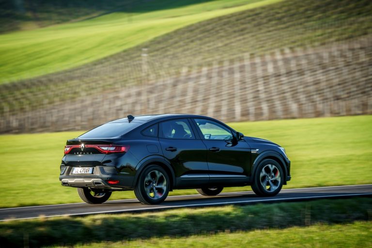 Renault Arkana 2021: immagini ufficiali