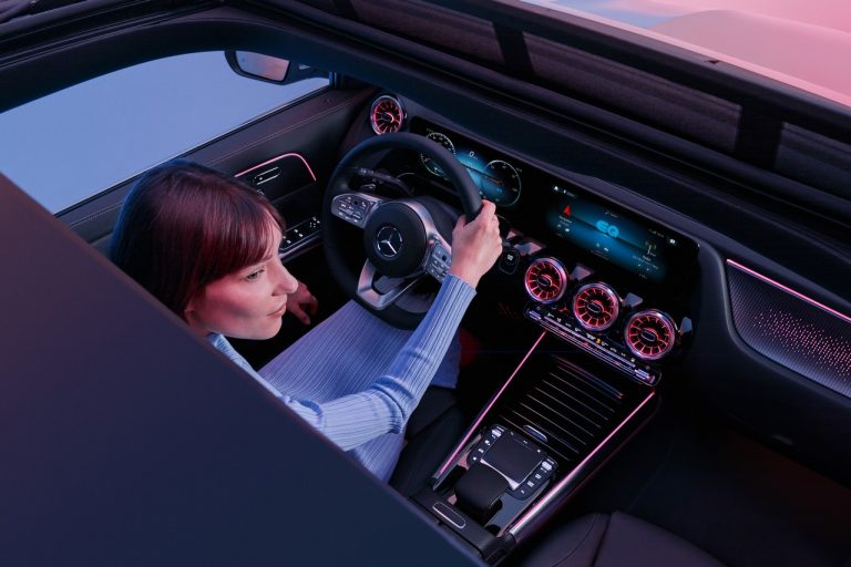 Mercedes EQA 250 2021: nuove immagini ufficiali