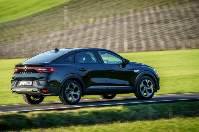 Renault Arkana 2021: immagini ufficiali