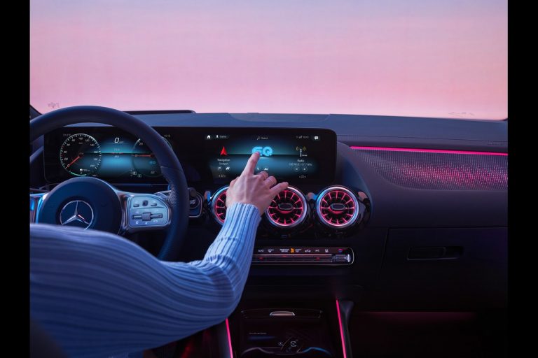 Mercedes EQA 250 2021: nuove immagini ufficiali