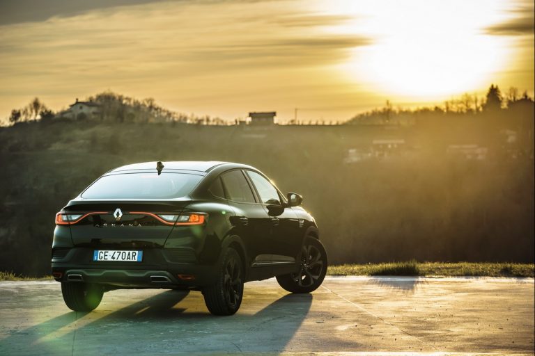 Renault Arkana 2021: immagini ufficiali