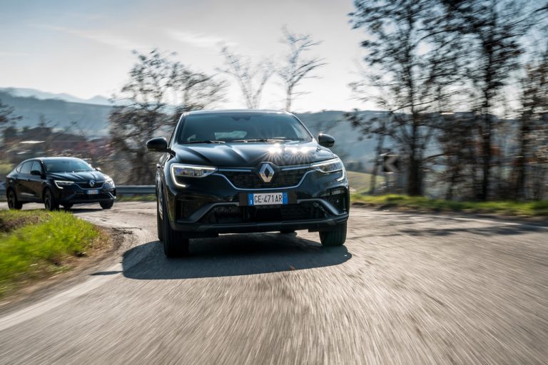 Renault Arkana 2021: immagini ufficiali