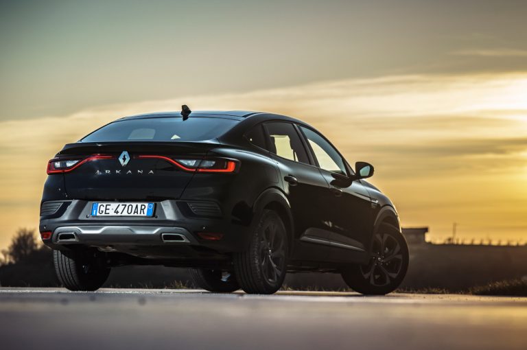 Renault Arkana 2021: immagini ufficiali