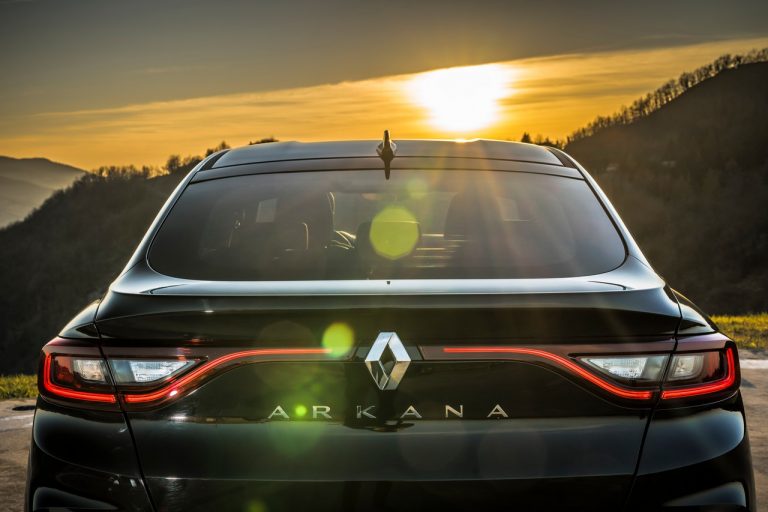 Renault Arkana 2021: immagini ufficiali