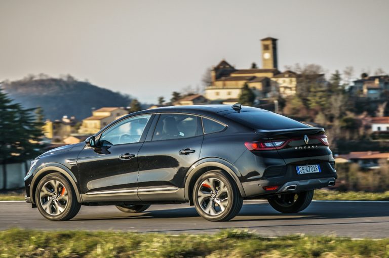 Renault Arkana 2021: immagini ufficiali