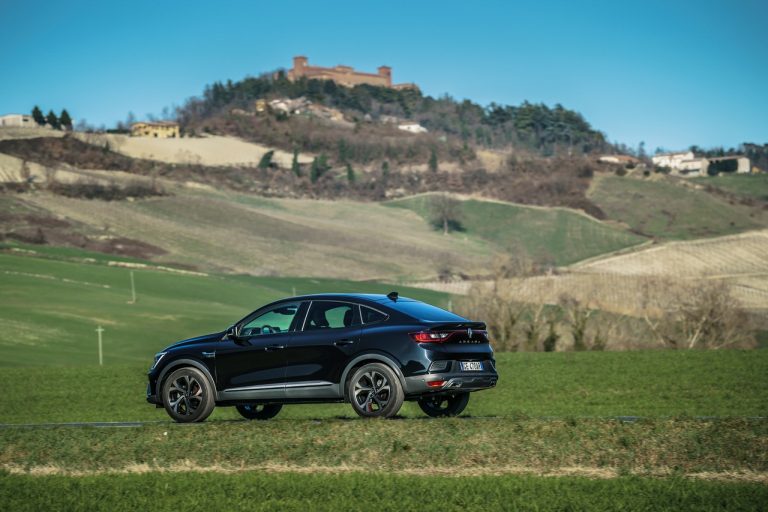 Renault Arkana 2021: immagini ufficiali
