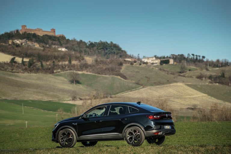 Renault Arkana 2021: immagini ufficiali