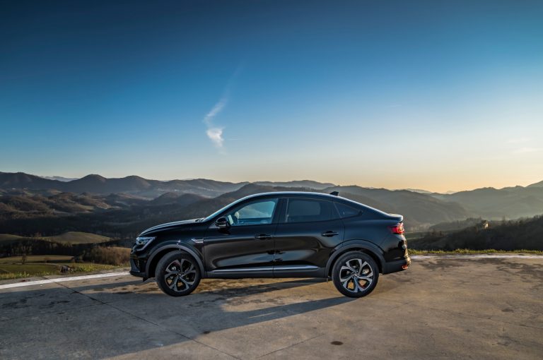 Renault Arkana 2021: immagini ufficiali