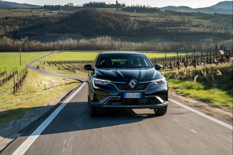 Renault Arkana 2021: immagini ufficiali