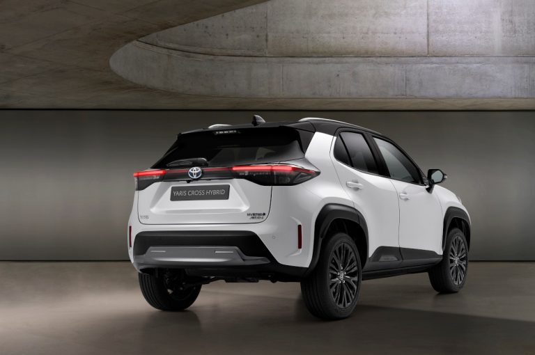 Toyota Yaris Cross Adventure e Yaris Cross Premiere Edition 2021: immagini ufficiali