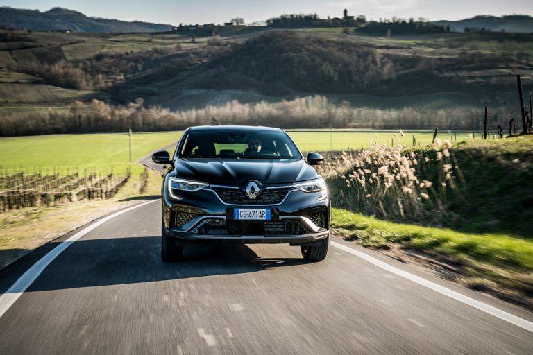 Renault Arkana 2021: immagini ufficiali