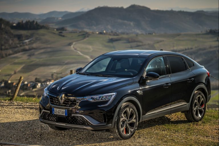 Renault Arkana 2021: immagini ufficiali