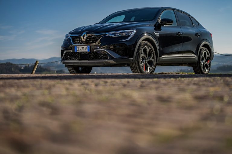 Renault Arkana 2021: immagini ufficiali