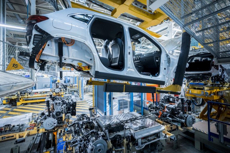 Mercedes EQA 250 2021: nuove immagini ufficiali