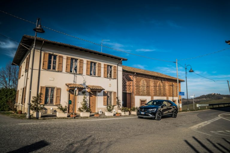 Renault Arkana 2021: immagini ufficiali