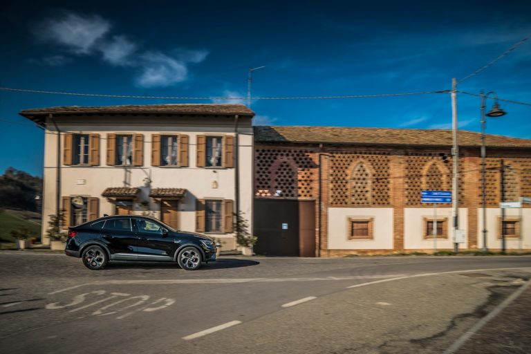 Renault Arkana 2021: immagini ufficiali