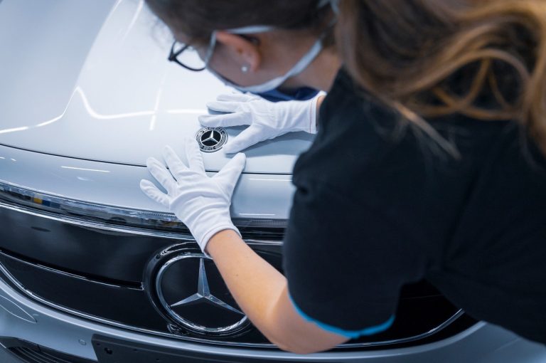 Mercedes EQA 250 2021: nuove immagini ufficiali