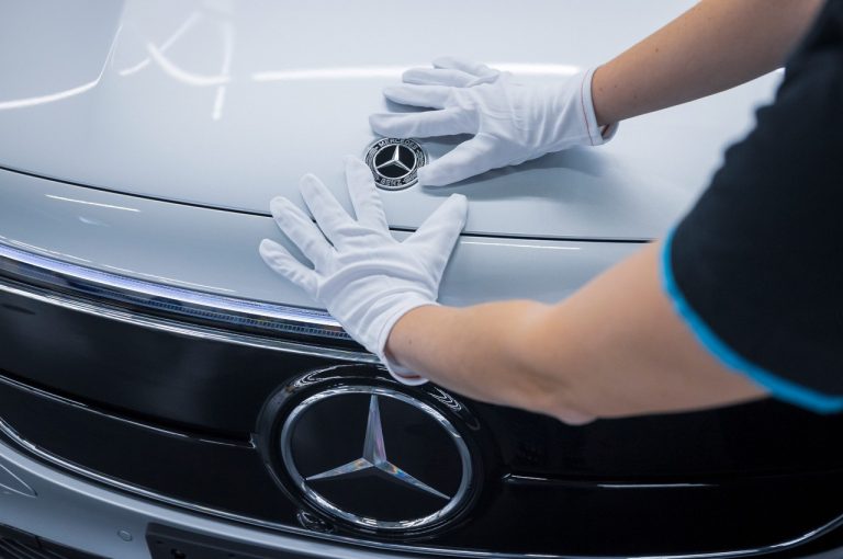 Mercedes EQA 250 2021: nuove immagini ufficiali