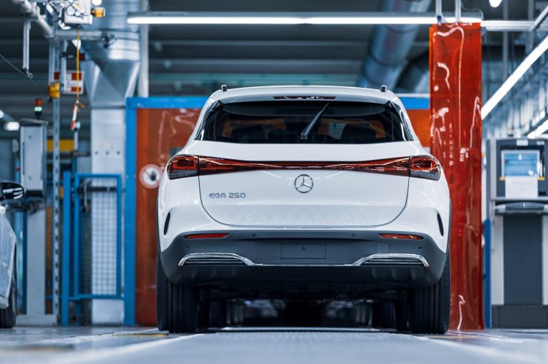 Mercedes EQA 250 2021: nuove immagini ufficiali