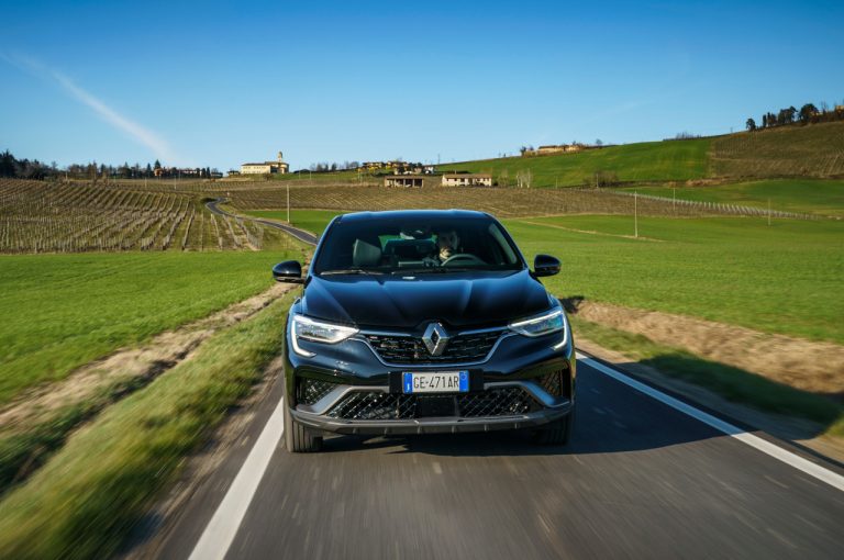 Renault Arkana 2021: immagini ufficiali