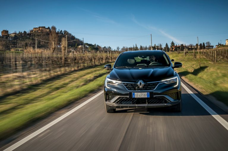 Renault Arkana 2021: immagini ufficiali